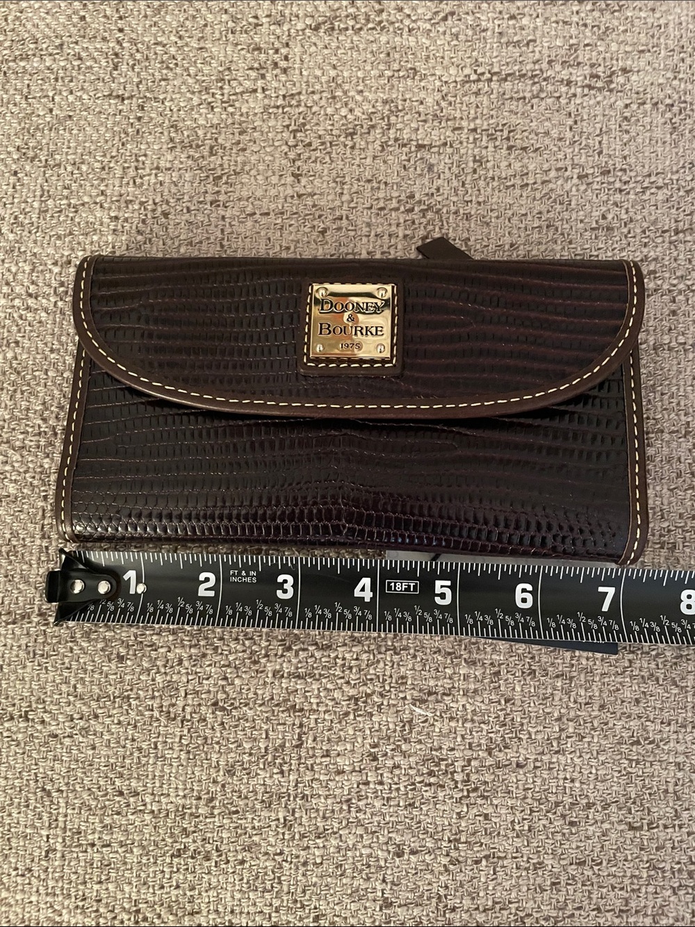 Dooney & Bourke Lizard Continental Clutch - Picture 2 of 10
